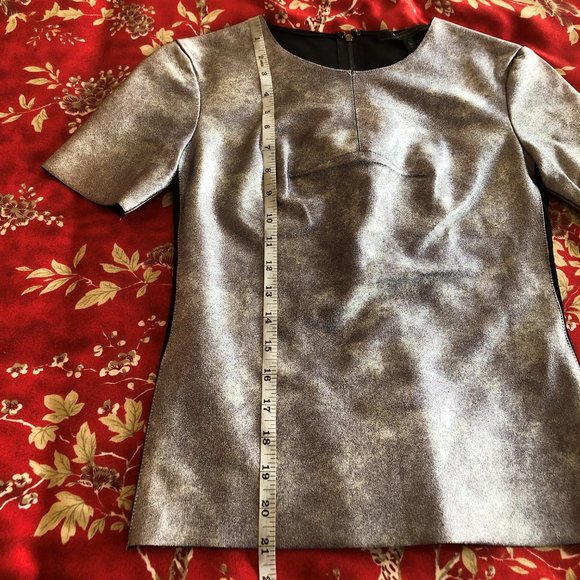 *NWOT* Flattering Statement Piece by BCBGMaxAzria - Vegan Leather Silver Top XXS - Picture 11 of 16